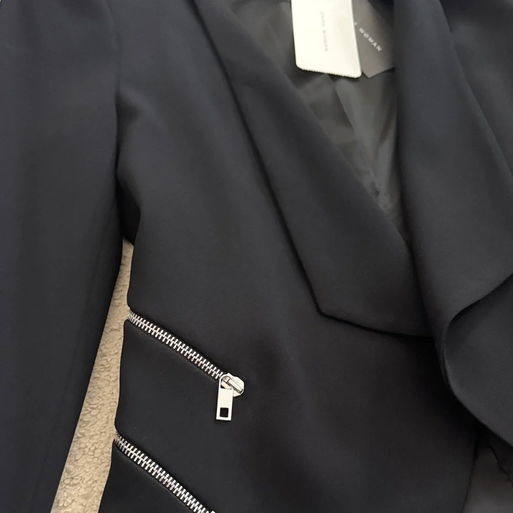 Zara Women's Black Blazer with Zipper Accents - Picture 3 of 5